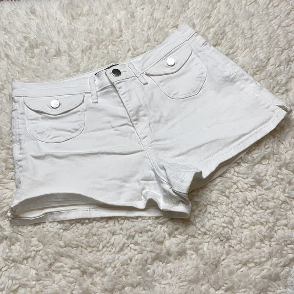 White Denim Button Pockets Shorts W25
